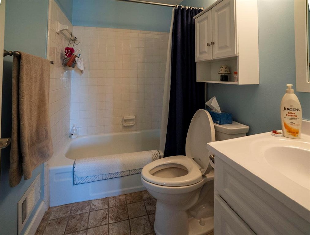 41749 Onaway Dr in Northville, MI Photo 7