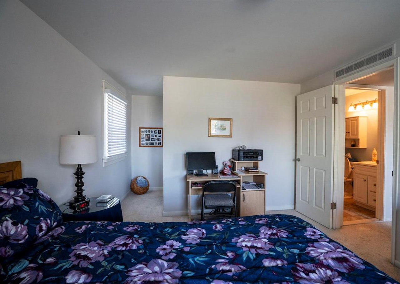 41749 Onaway Dr in Northville, MI Photo 9
