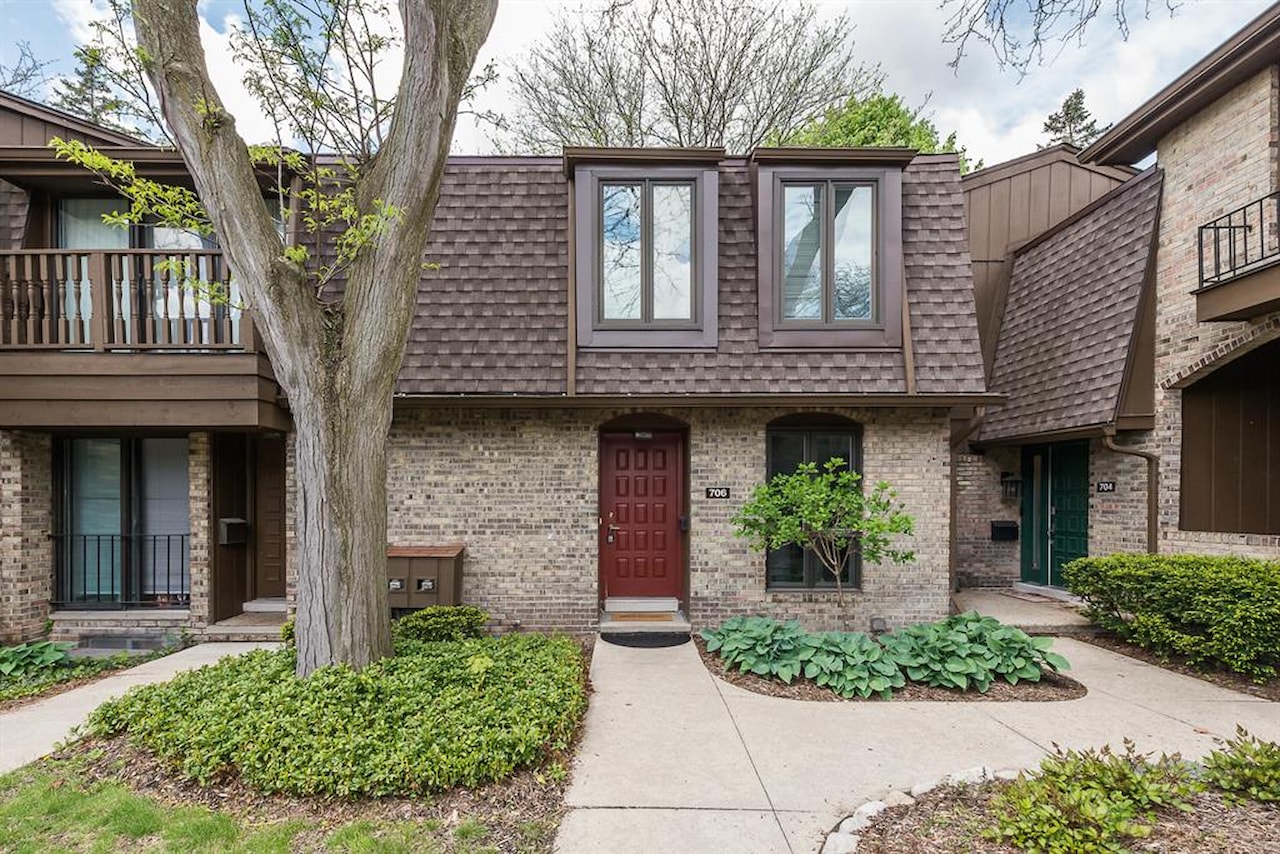 706 Greenhills Dr in Ann Arbor, MI
