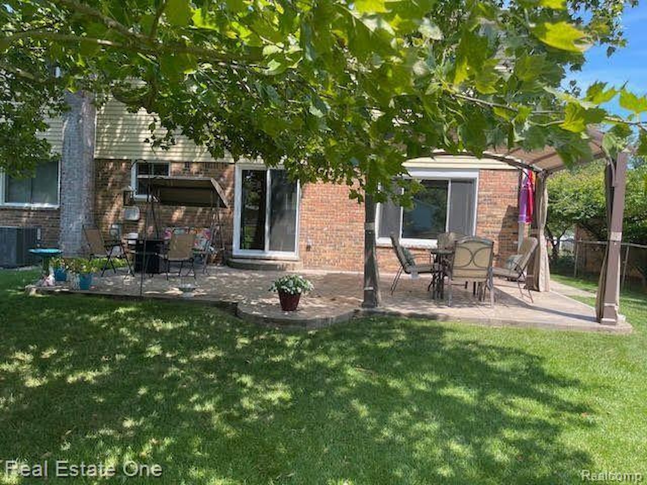 1686 Crestline Dr in Troy, MI Photo 43