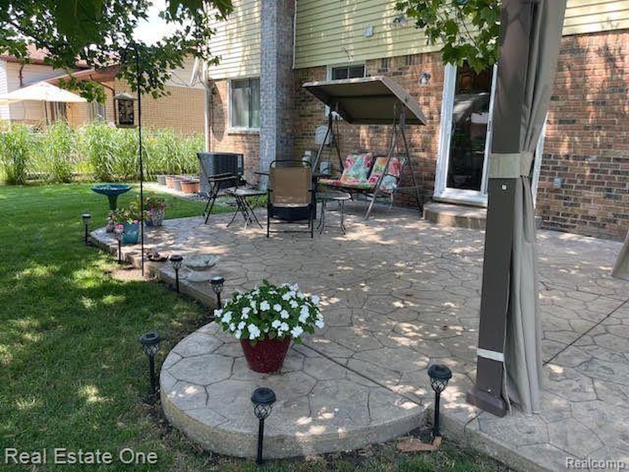 1686 Crestline Dr in Troy, MI Photo 45