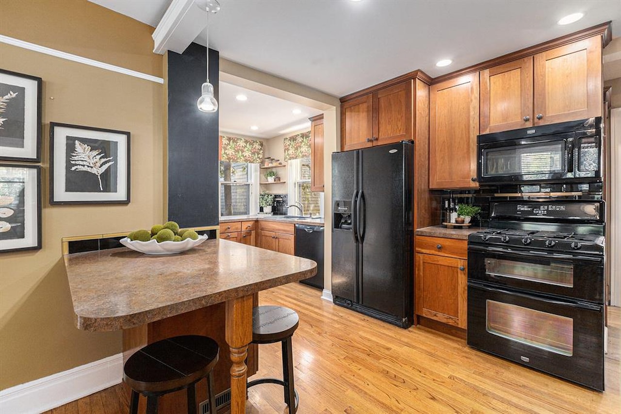 721 W Washington St in Ann Arbor, MI Photo 9