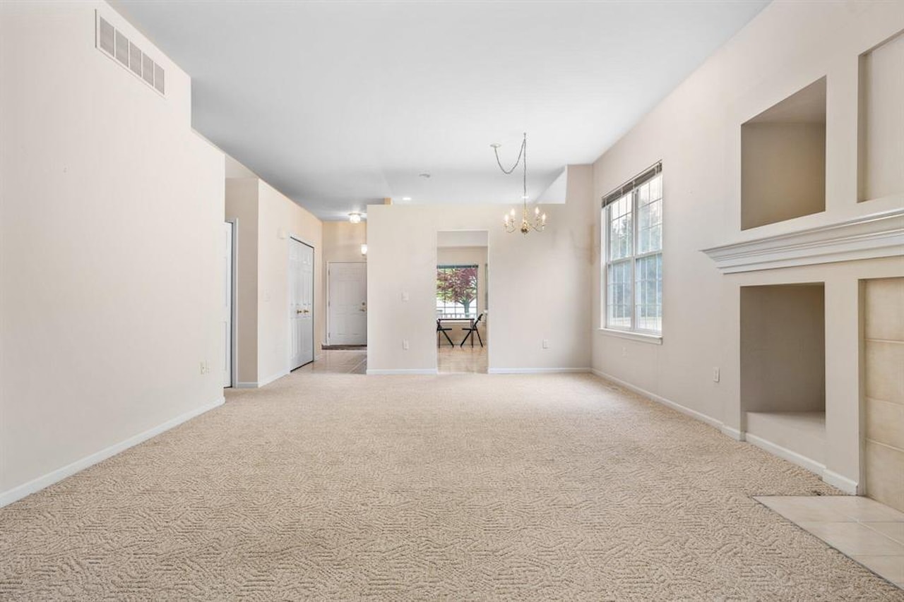 3488 Huron View Ct in Dexter, MI Photo 9
