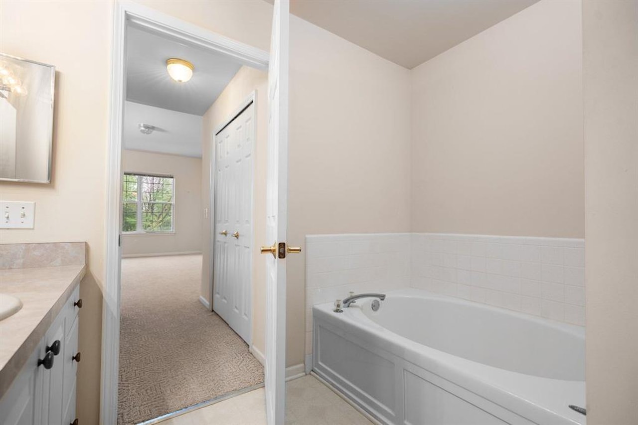 3488 Huron View Ct in Dexter, MI Photo 17