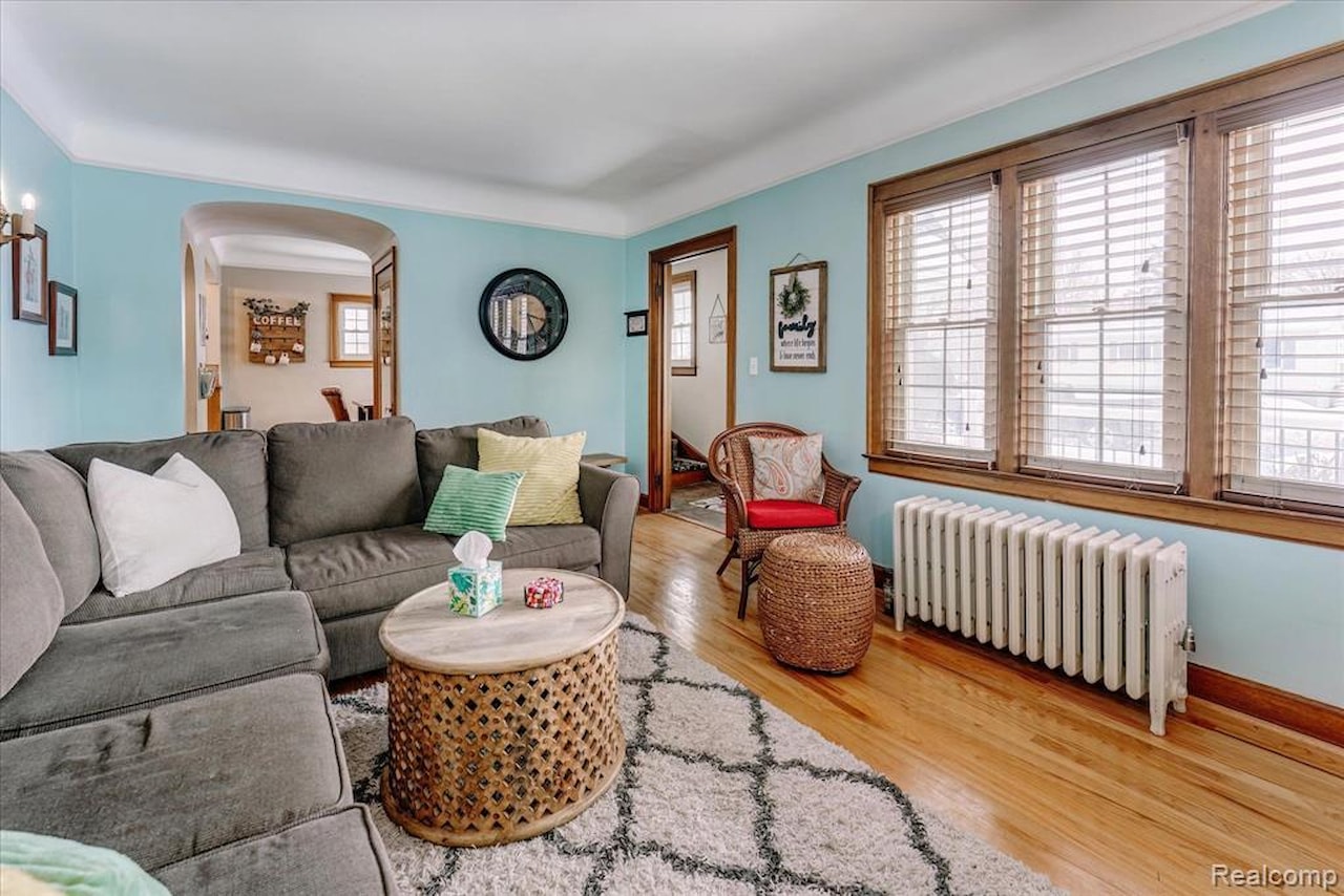 203 6th St in Fenton, MI Photo 9
