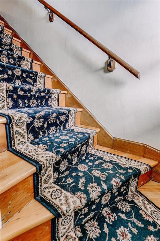 203 6th St in Fenton, MI Photo 28