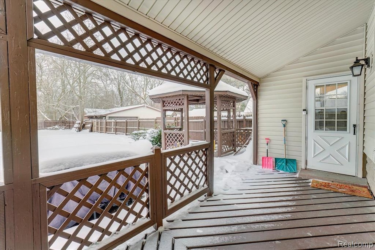 203 6th St in Fenton, MI Photo 53