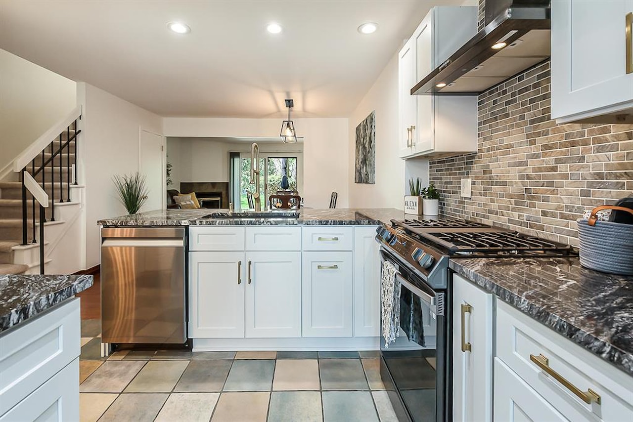 706 Greenhills Dr in Ann Arbor, MI Photo 9