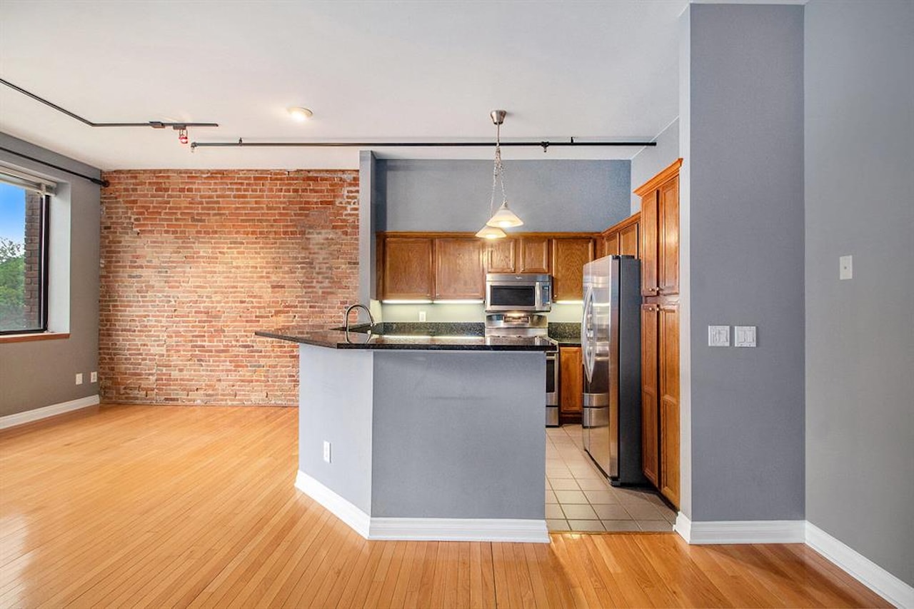120 W Washington St #Unit F in Ann Arbor, MI Photo 12