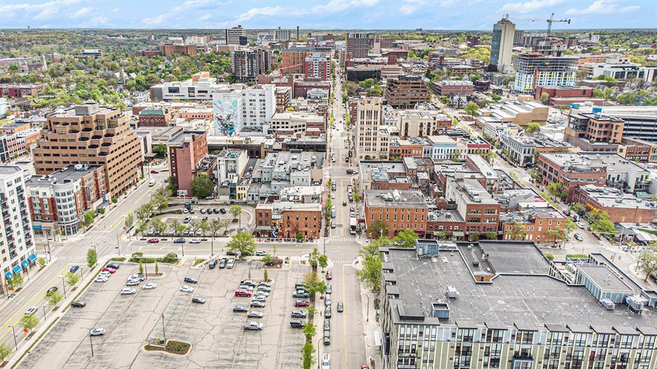 120 W Washington St #Unit F in Ann Arbor, MI Photo 30
