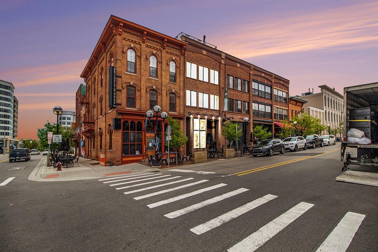 120 W Washington St #Unit F in Ann Arbor, MI Photo 32