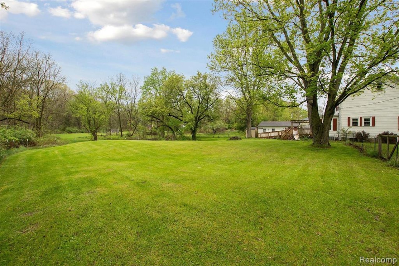 260 S Dexter  St in Pinckney Vlg, MI Photo 12