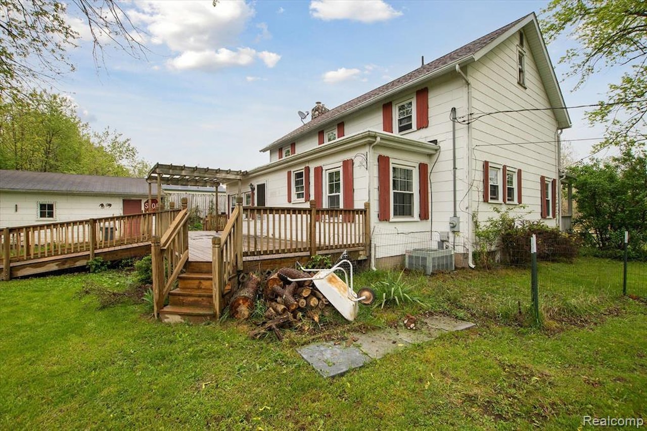 260 S Dexter  St in Pinckney Vlg, MI Photo 14