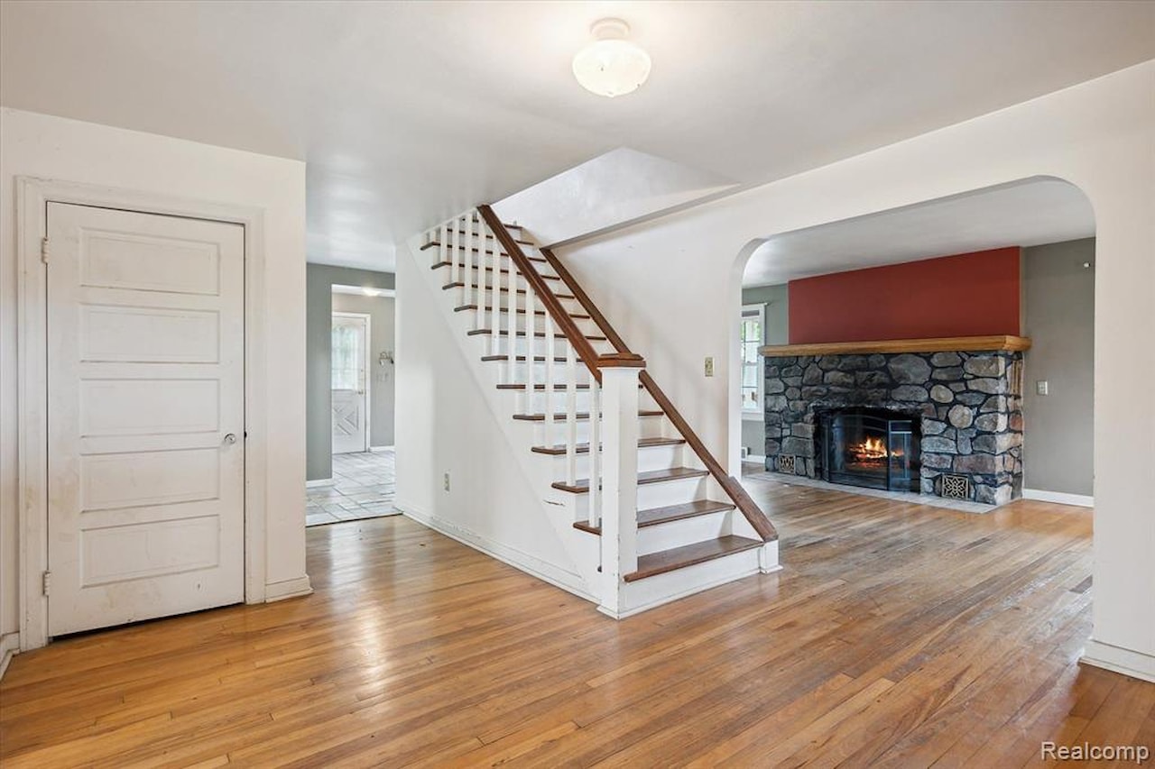260 S Dexter  St in Pinckney Vlg, MI Photo 33