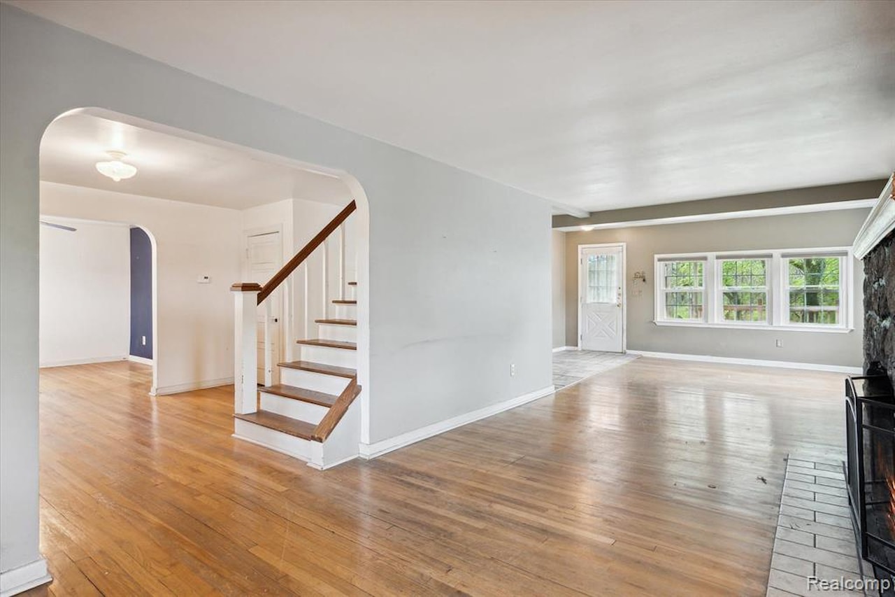 260 S Dexter  St in Pinckney Vlg, MI Photo 35