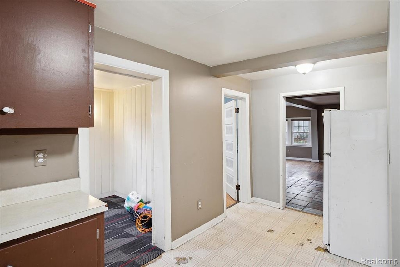 260 S Dexter  St in Pinckney Vlg, MI Photo 39