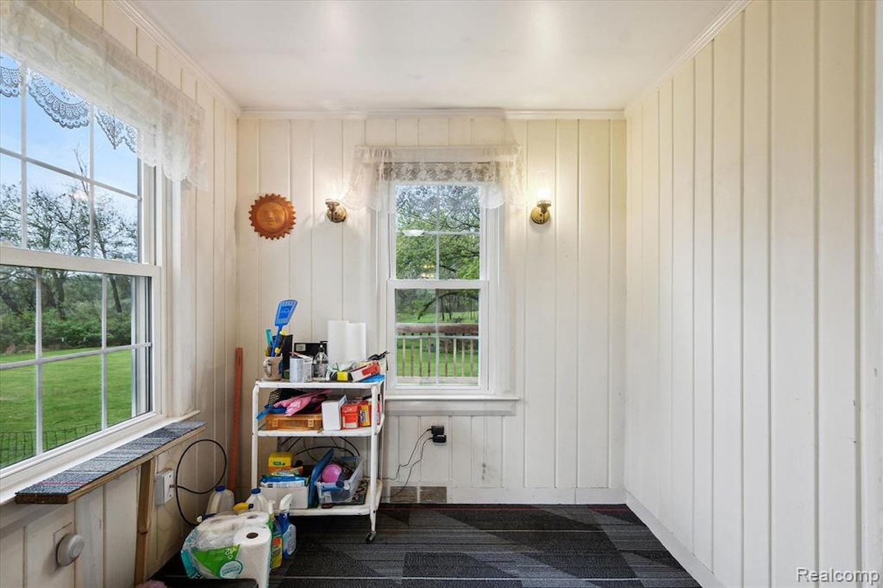260 S Dexter  St in Pinckney Vlg, MI Photo 45