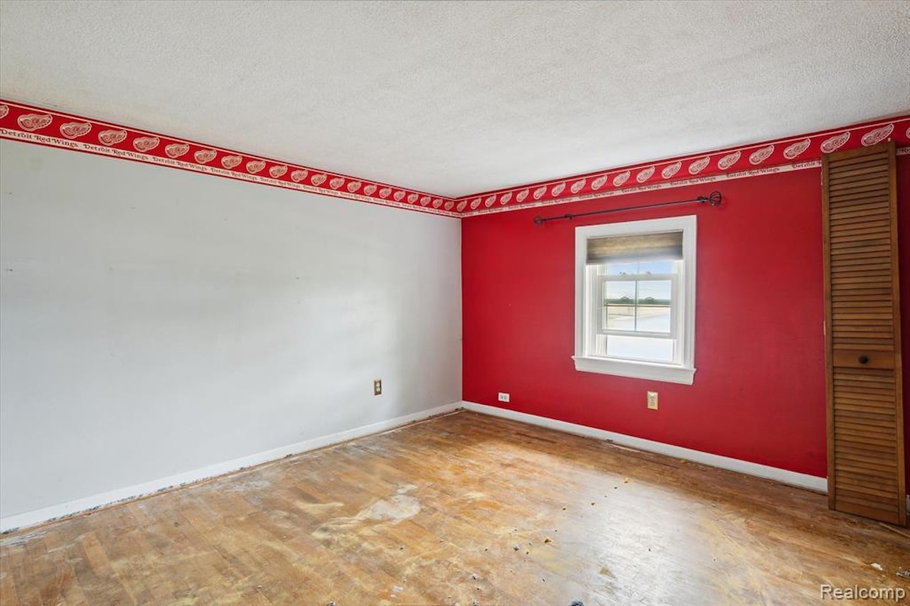 260 S Dexter  St in Pinckney Vlg, MI Photo 55