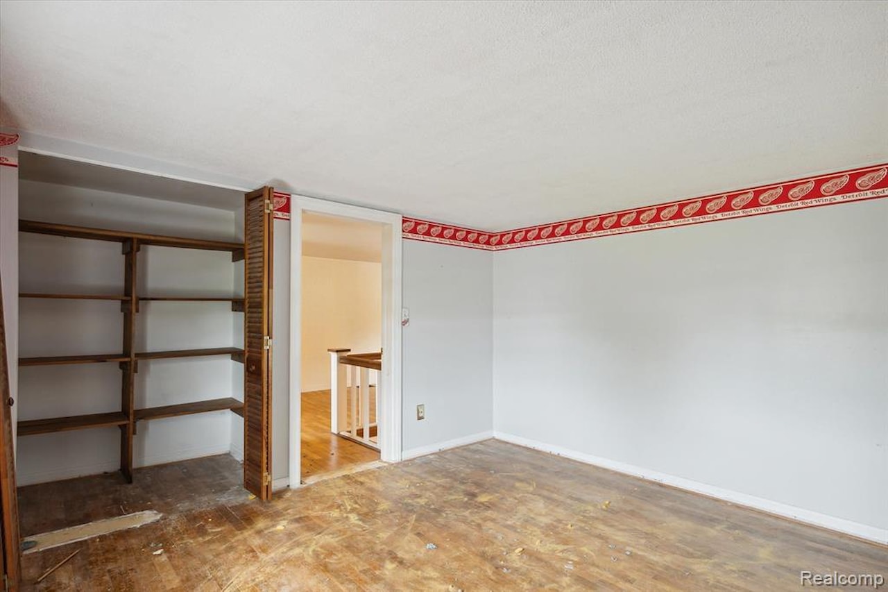 260 S Dexter  St in Pinckney Vlg, MI Photo 54