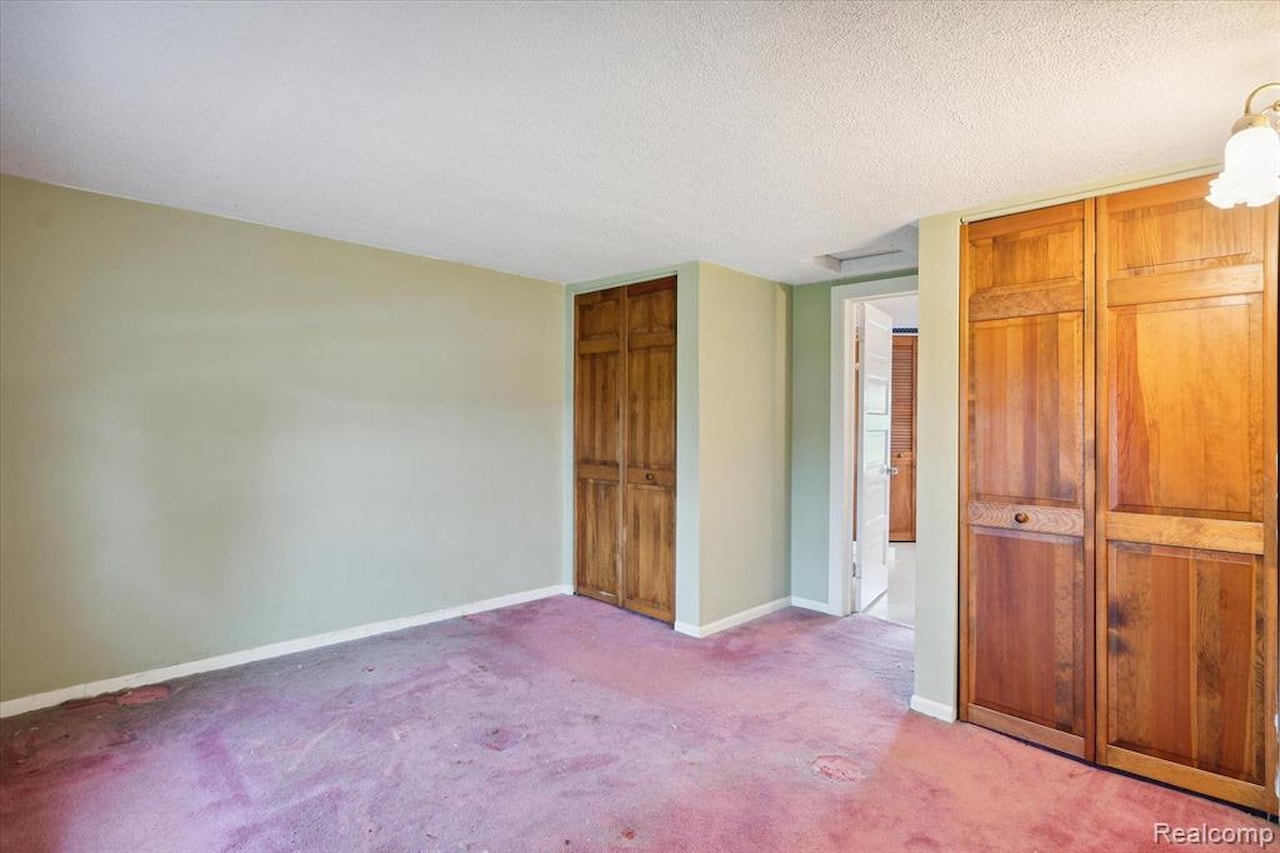 260 S Dexter  St in Pinckney Vlg, MI Photo 59