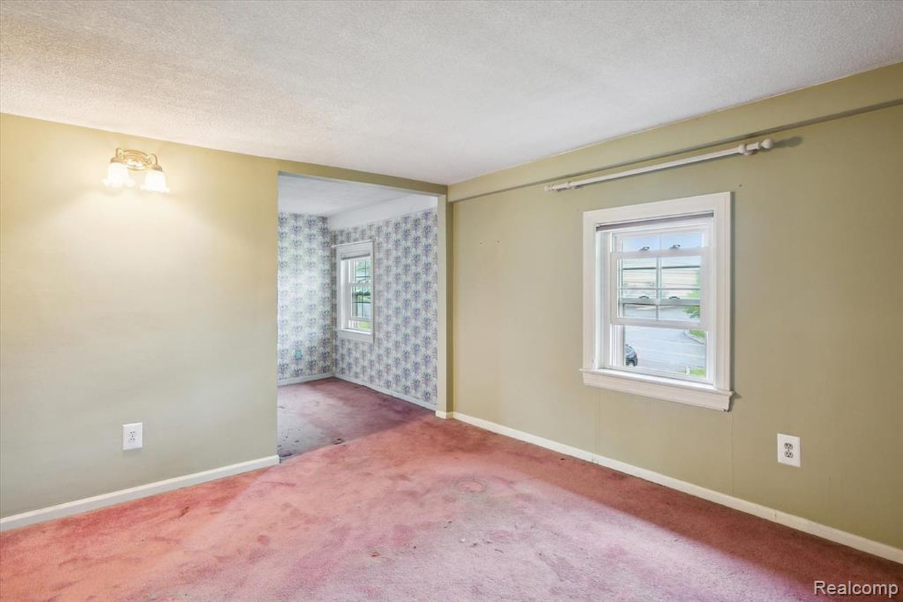 260 S Dexter  St in Pinckney Vlg, MI Photo 58