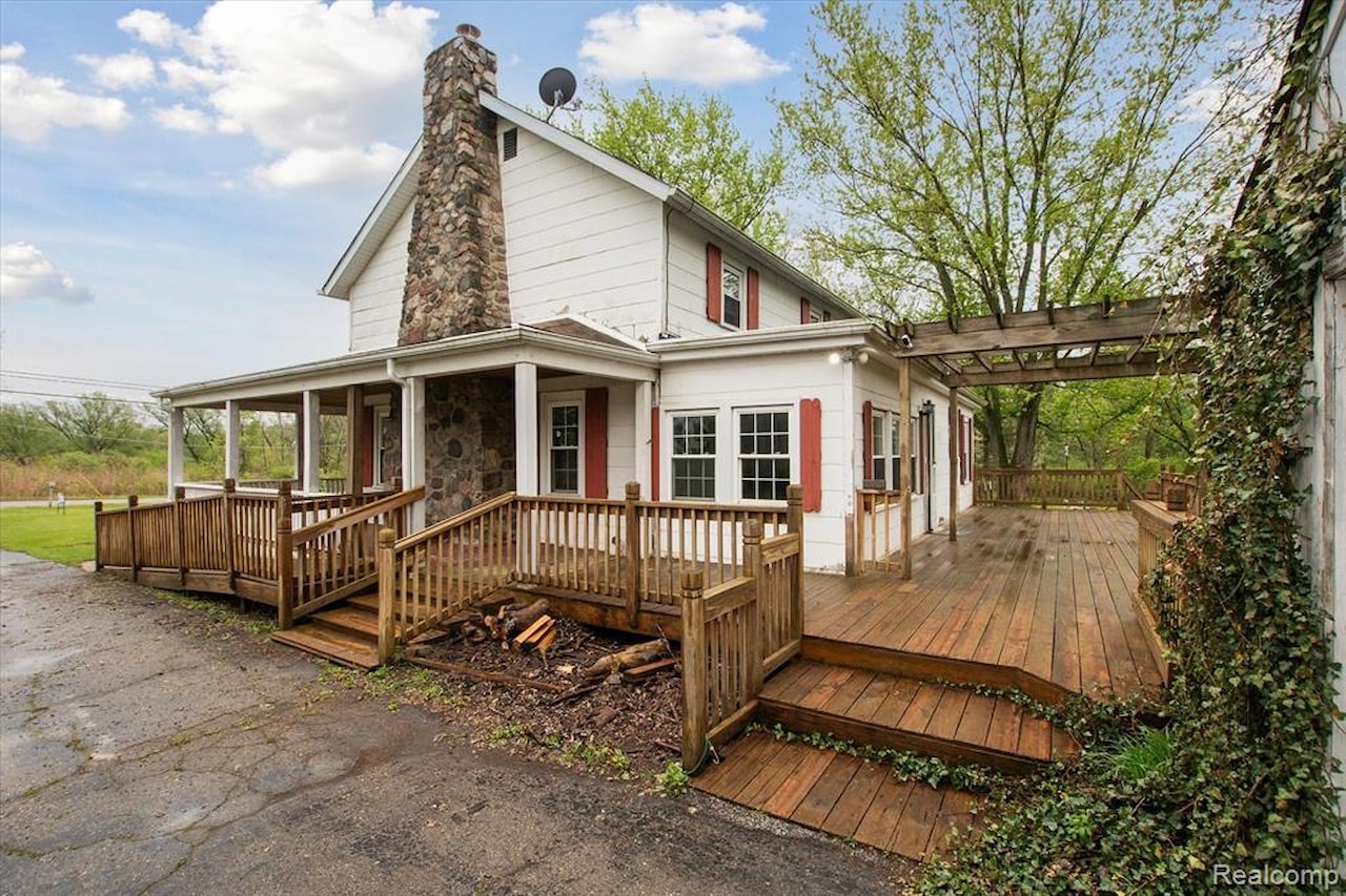 260 S Dexter  St in Pinckney Vlg, MI Photo 65