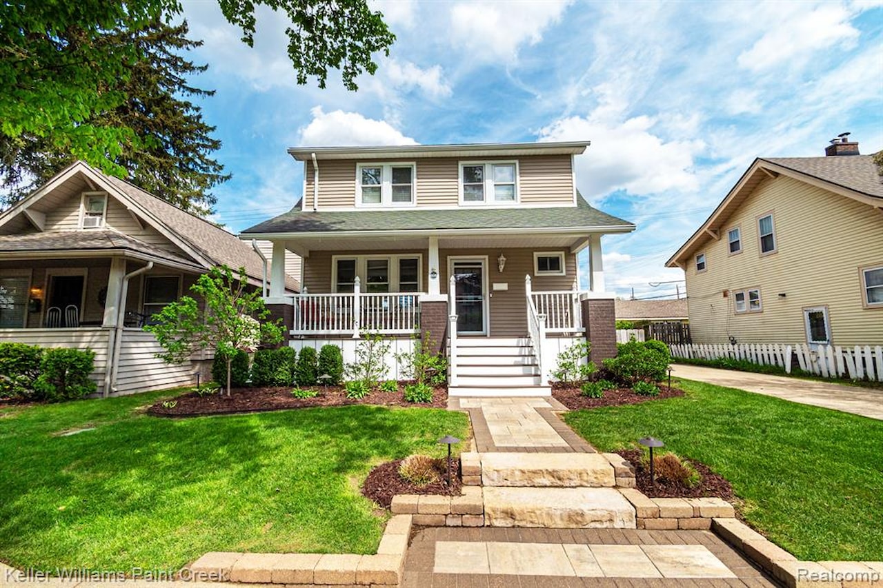 606 N Center St in Royal Oak, MI