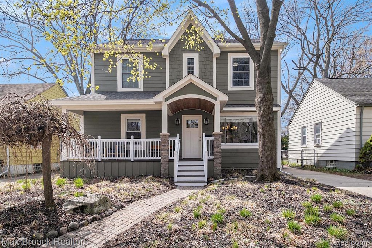 1211 N Blair Ave in Royal Oak, MI