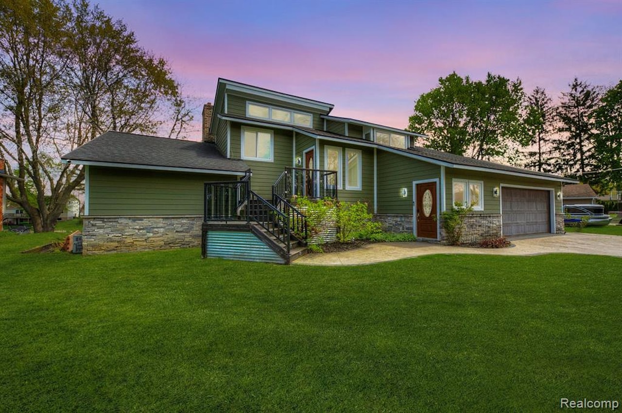 3978 Chanda in Highland Twp, MI
