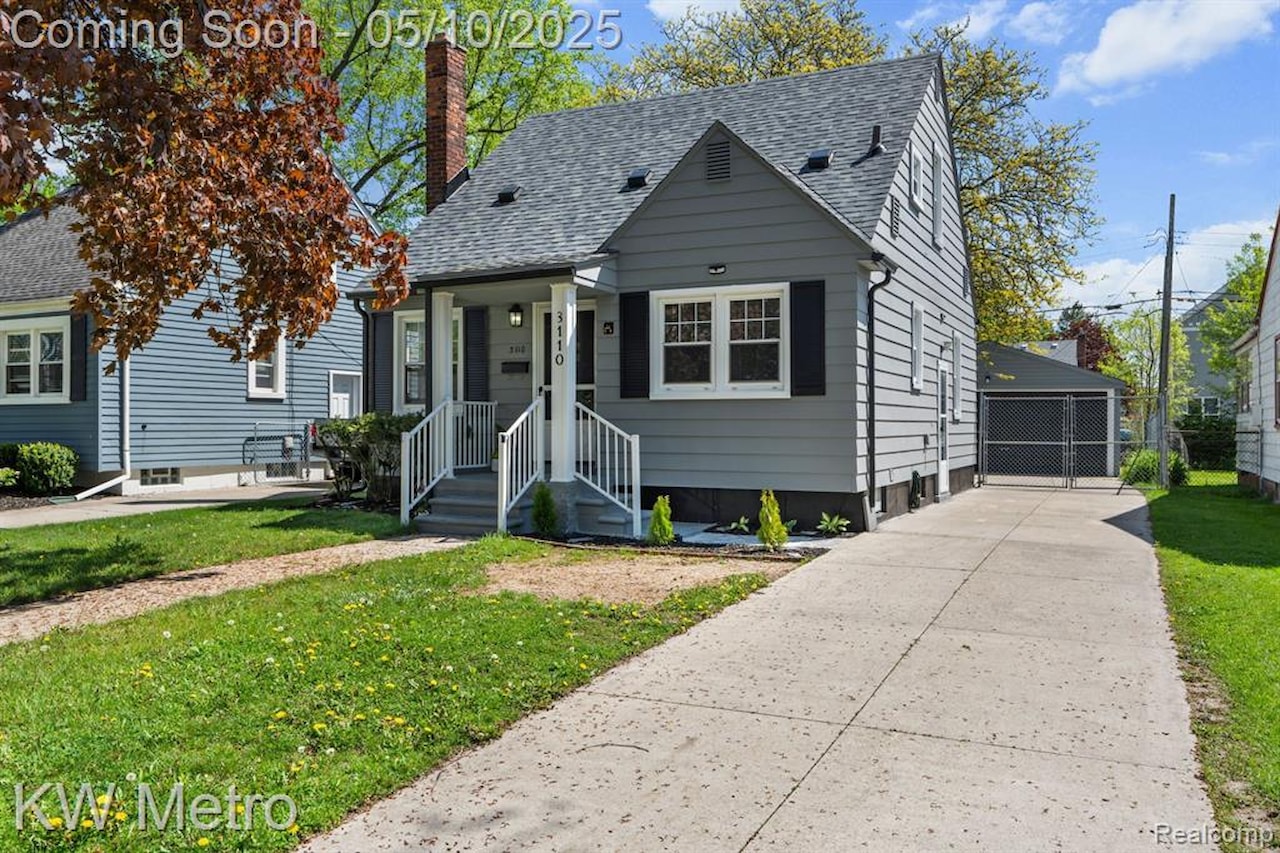 3110 Ellwood Ave in Berkley, MI