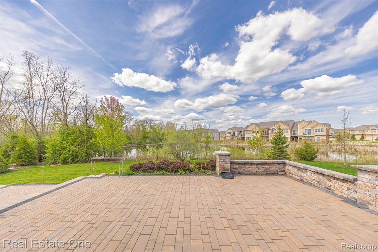 41829 Steinbeck in Novi, MI Photo 29