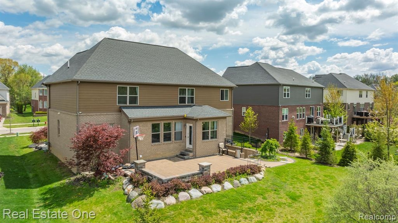 41829 Steinbeck in Novi, MI Photo 32