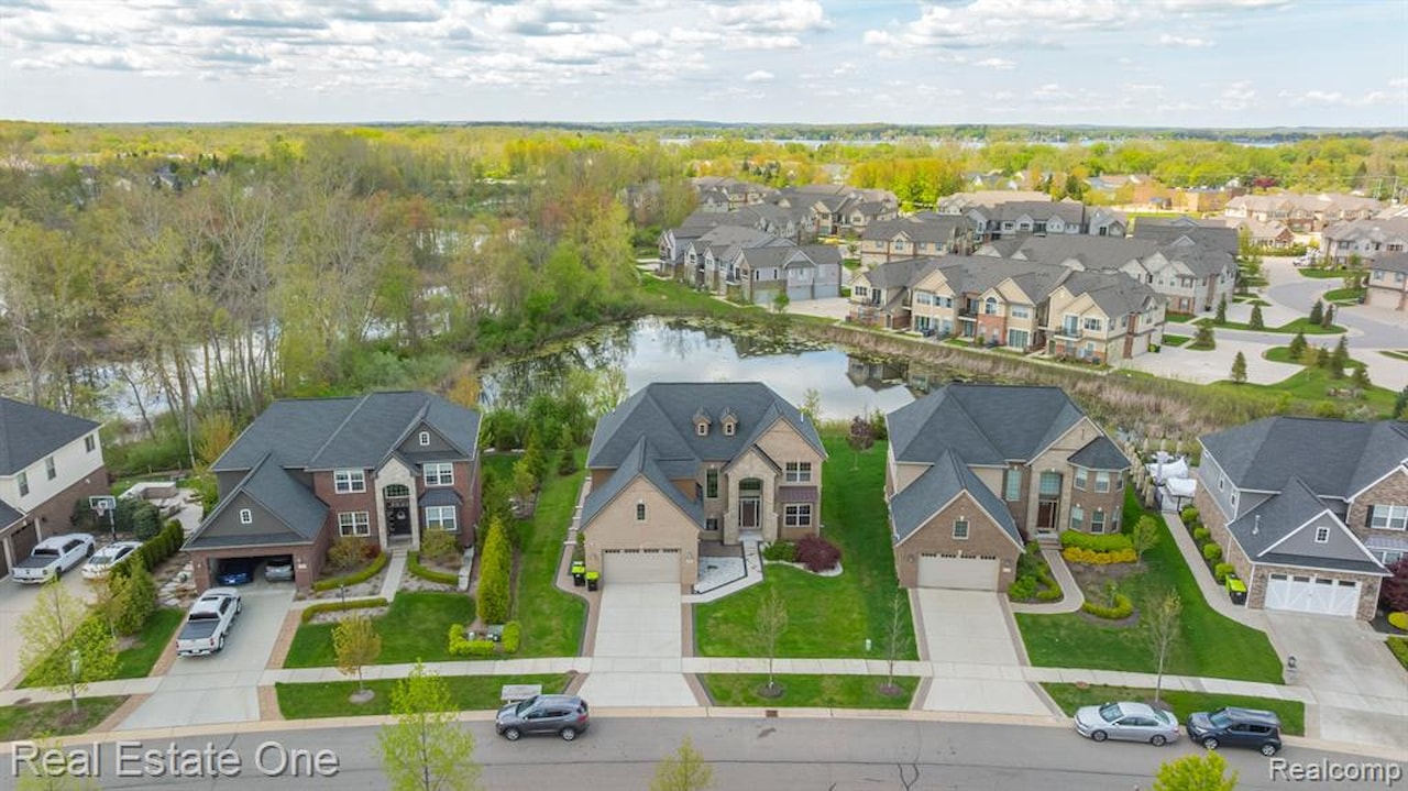 41829 Steinbeck in Novi, MI Photo 43