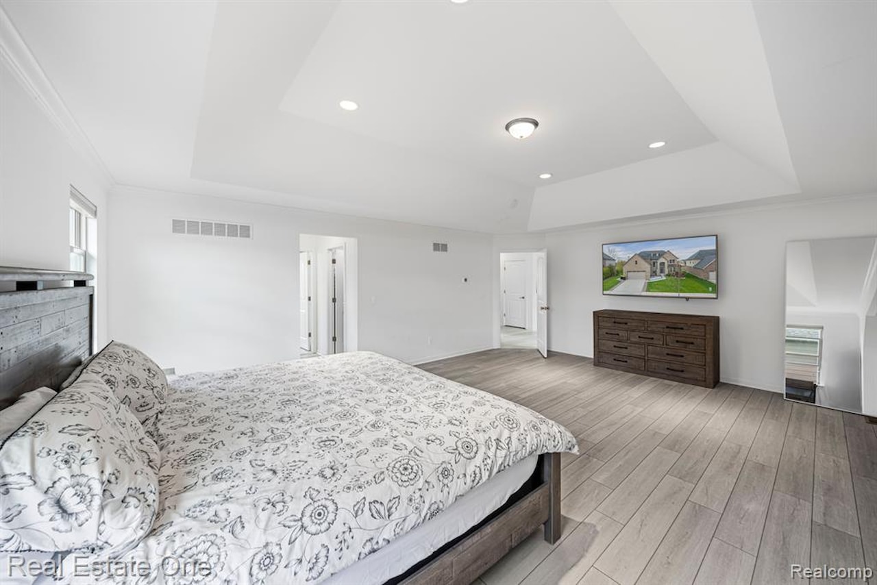 41829 Steinbeck in Novi, MI Photo 20