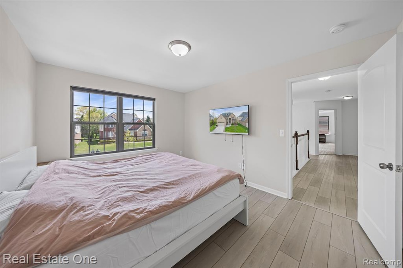 41829 Steinbeck in Novi, MI Photo 26