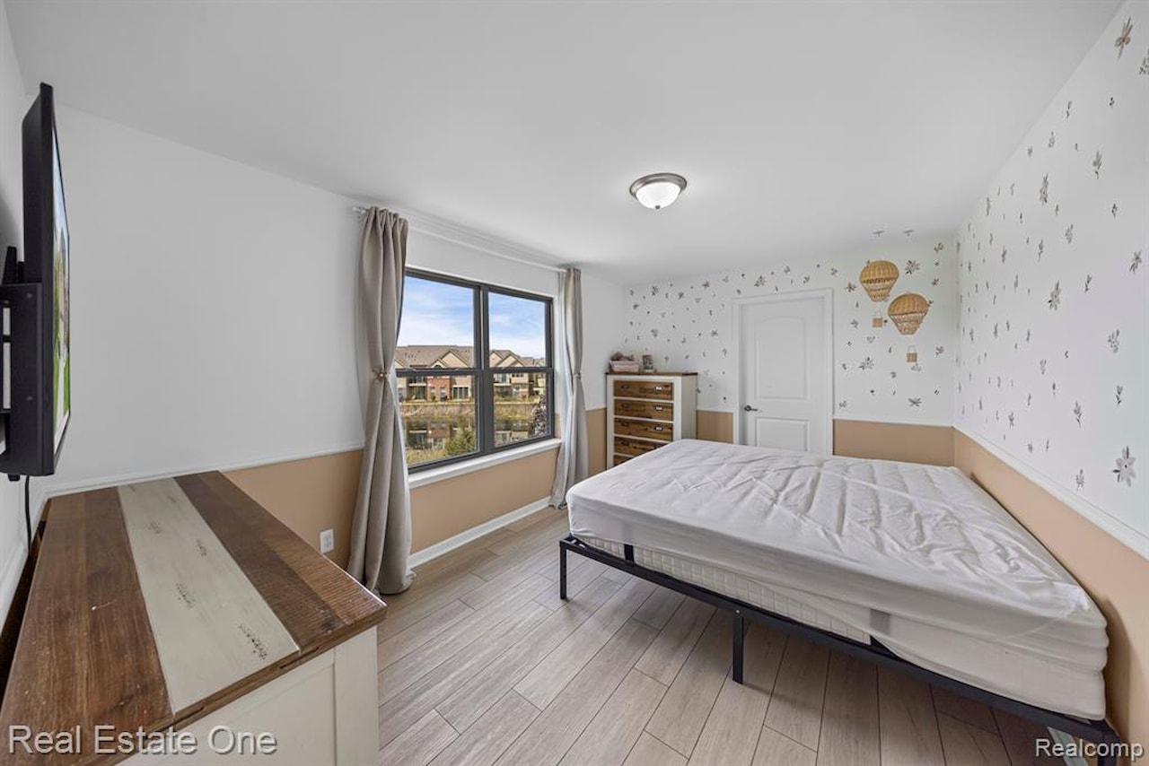 41829 Steinbeck in Novi, MI Photo 27