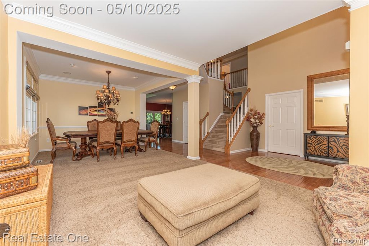 1090 Shetland Dr in South Lyon, MI Photo 8