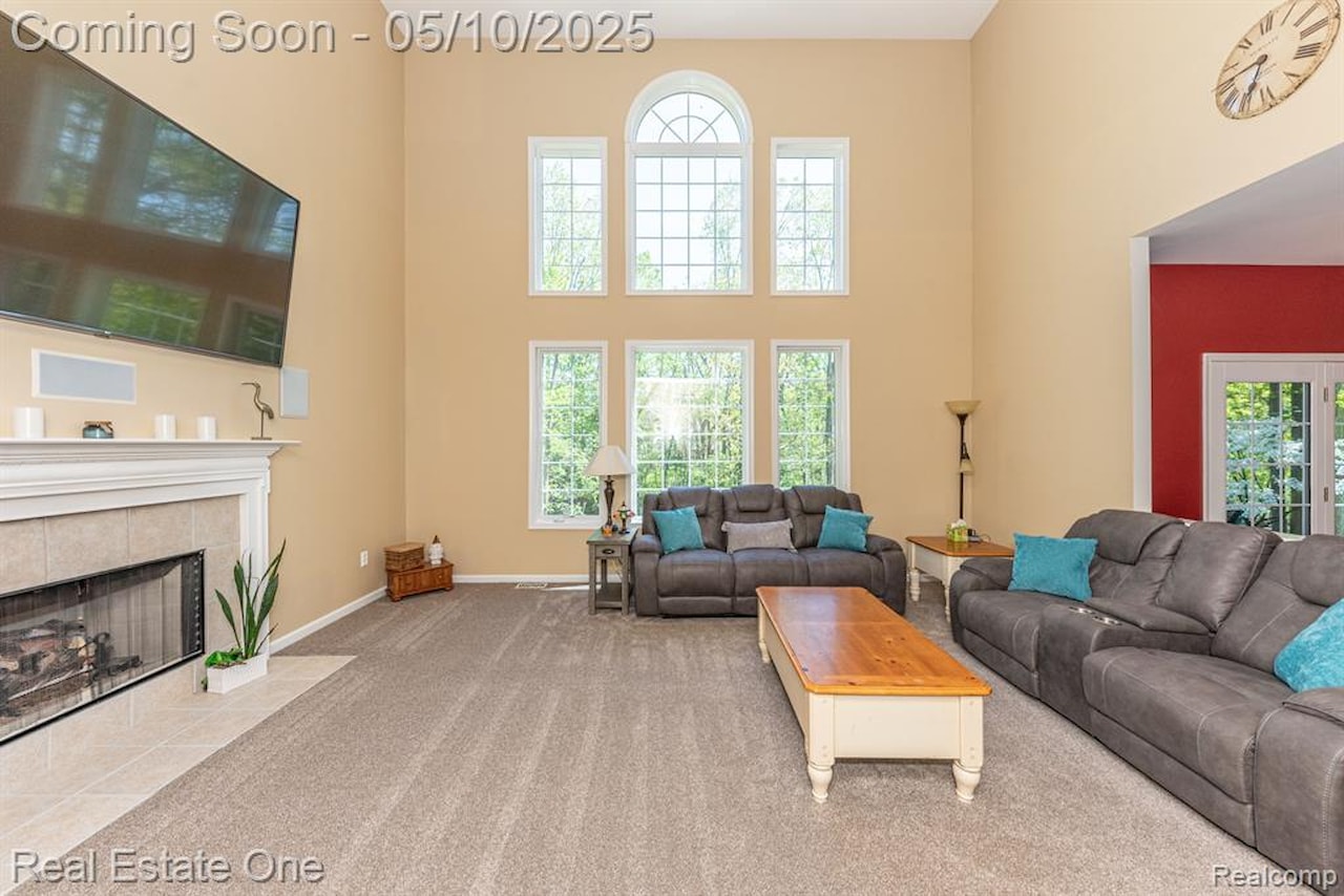 1090 Shetland Dr in South Lyon, MI Photo 11