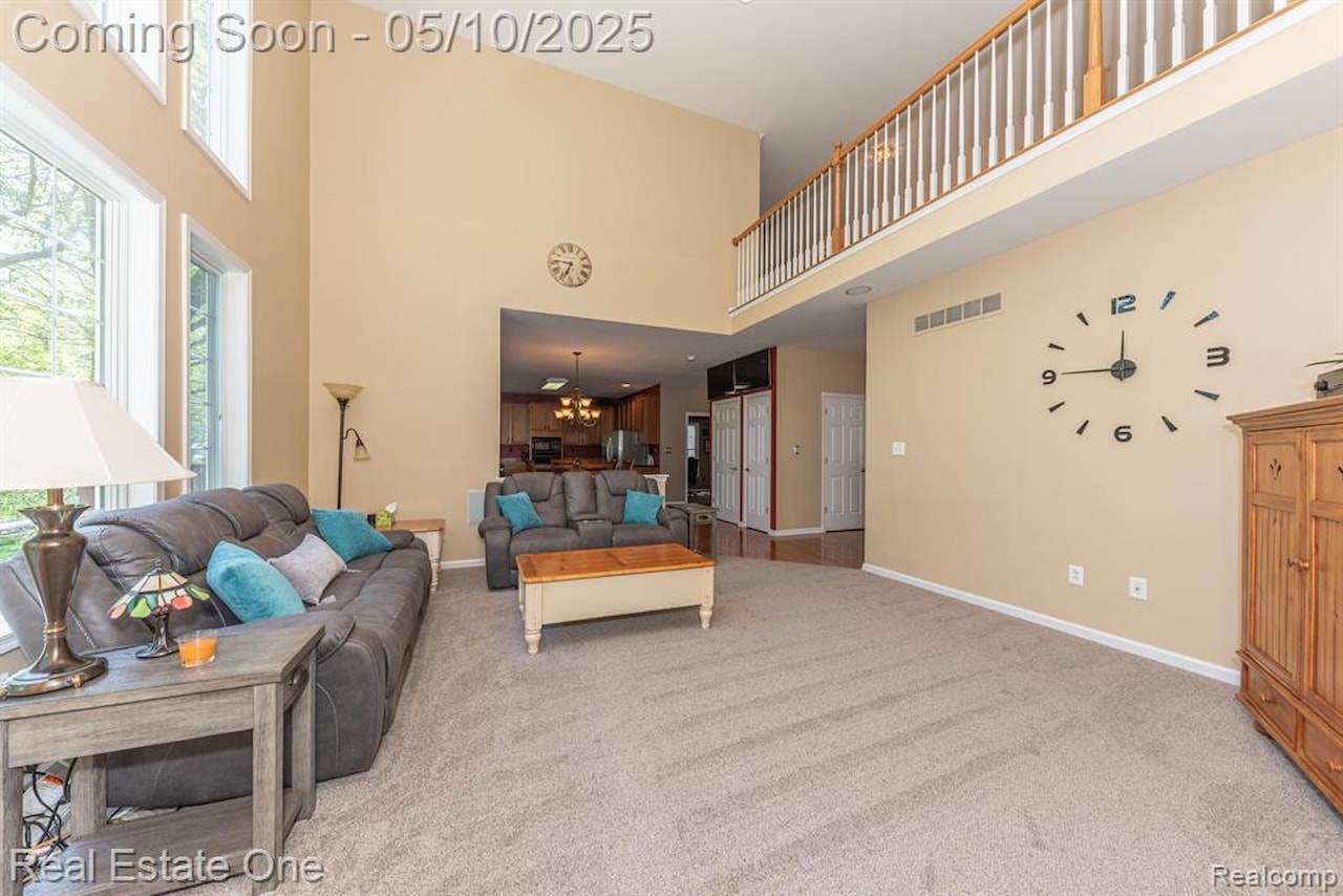 1090 Shetland Dr in South Lyon, MI Photo 12