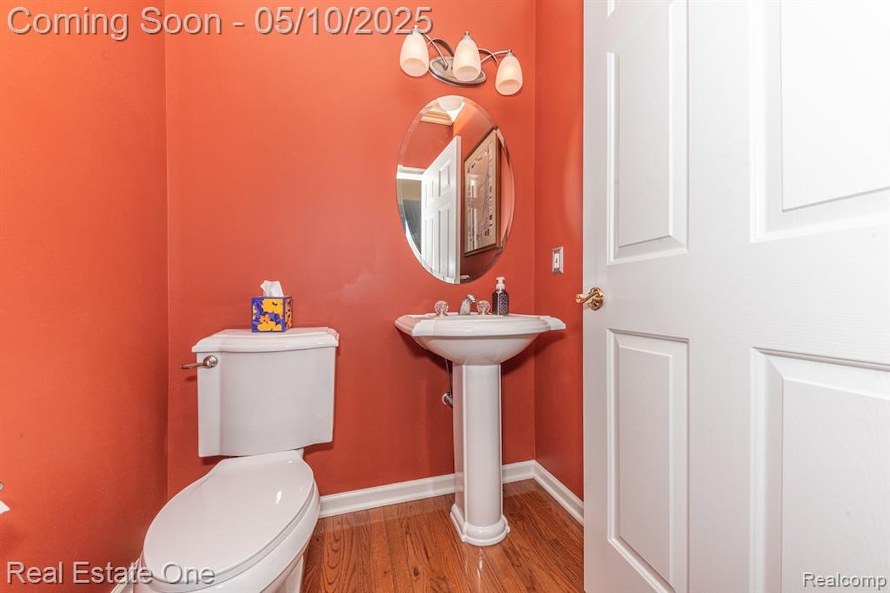 1090 Shetland Dr in South Lyon, MI Photo 21