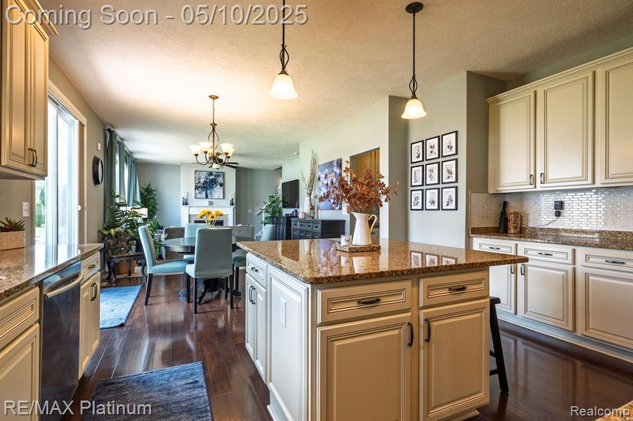 1813 Garfield St in Howell, MI Photo 16