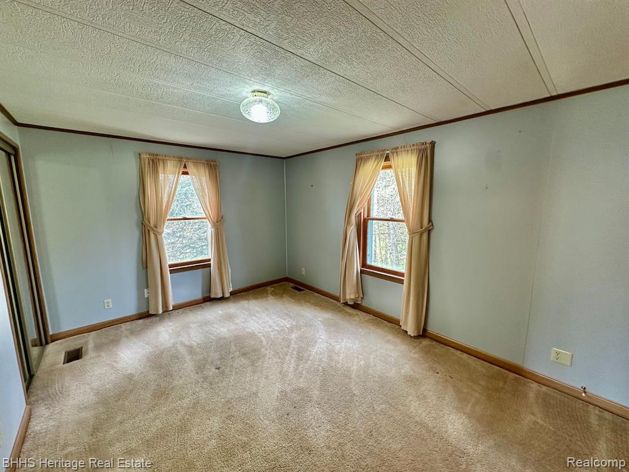 1088 Kern Rd in Iosco Twp, MI Photo 13