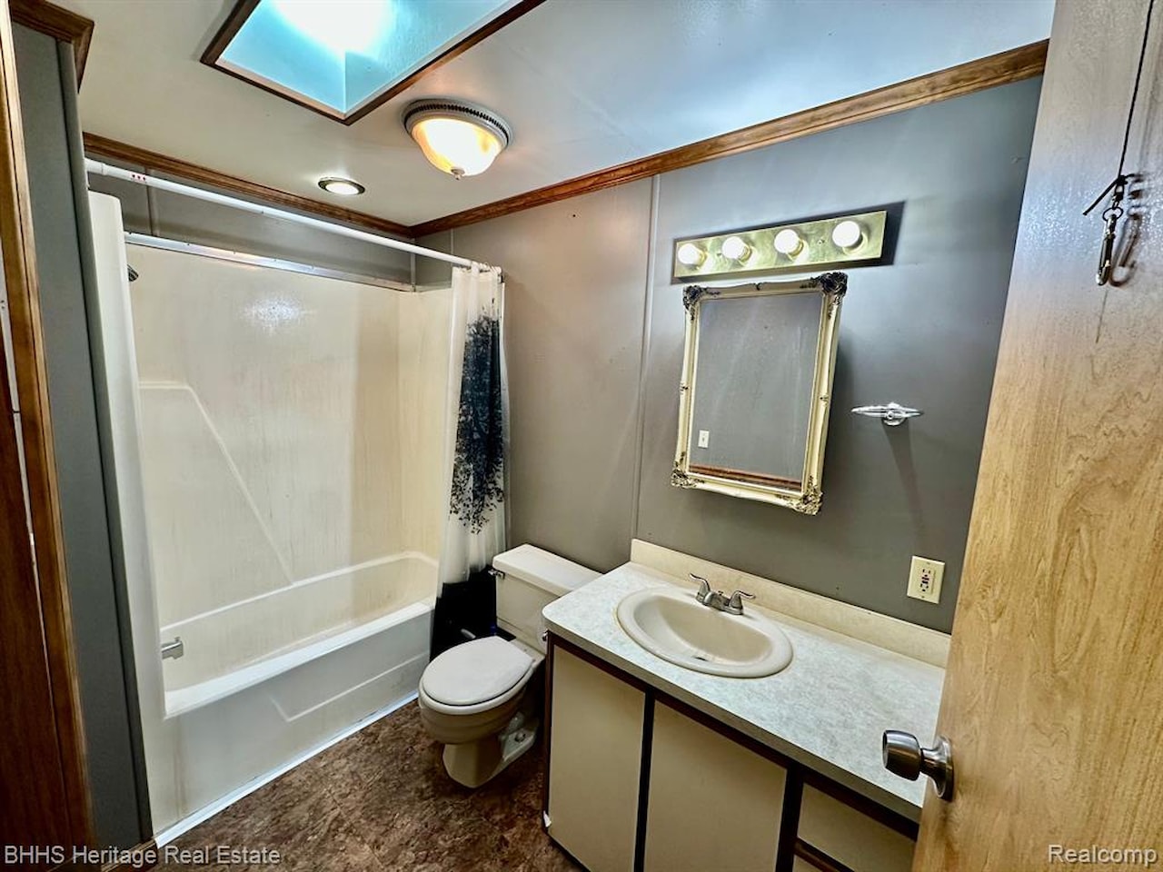 1088 Kern Rd in Iosco Twp, MI Photo 14