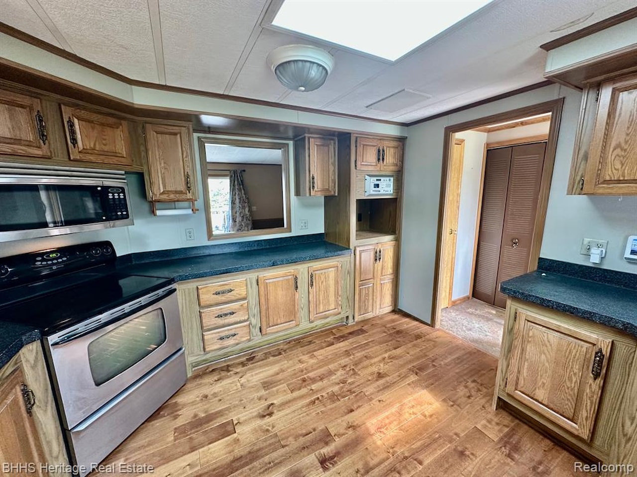 1088 Kern Rd in Iosco Twp, MI Photo 7