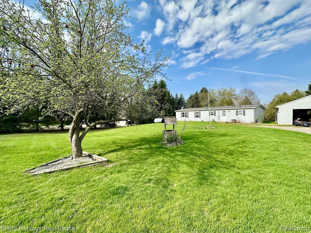 1088 Kern Rd in Iosco Twp, MI Photo 3
