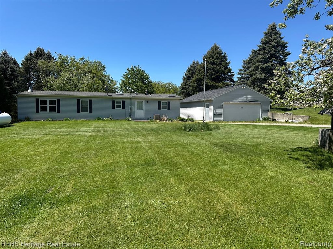 1088 Kern Rd in Iosco Twp, MI Photo 27