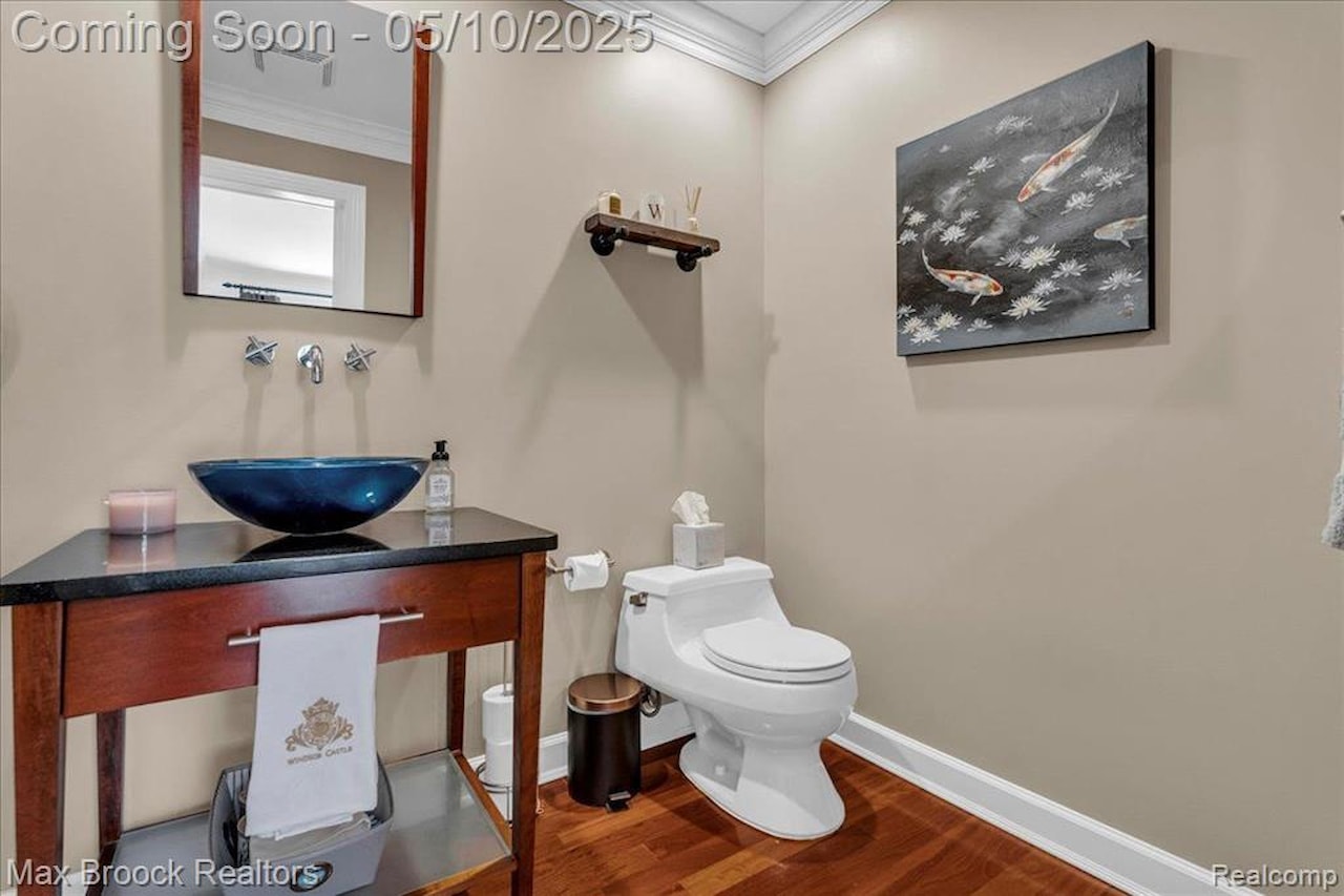 570 Townsend St in Birmingham, MI Photo 11
