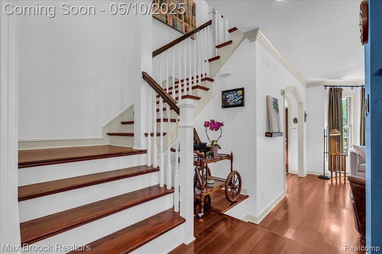 570 Townsend St in Birmingham, MI Photo 12