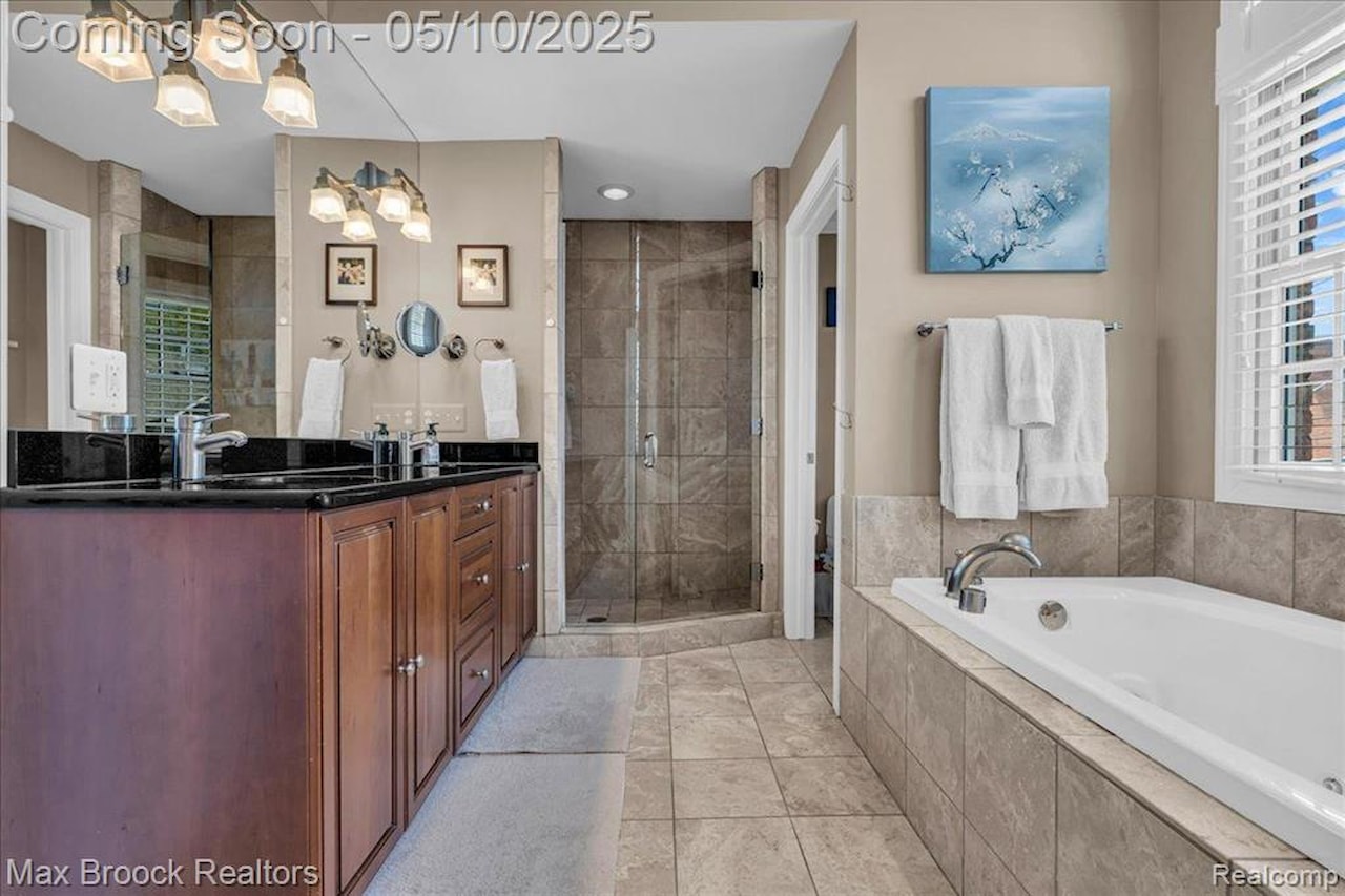 570 Townsend St in Birmingham, MI Photo 15