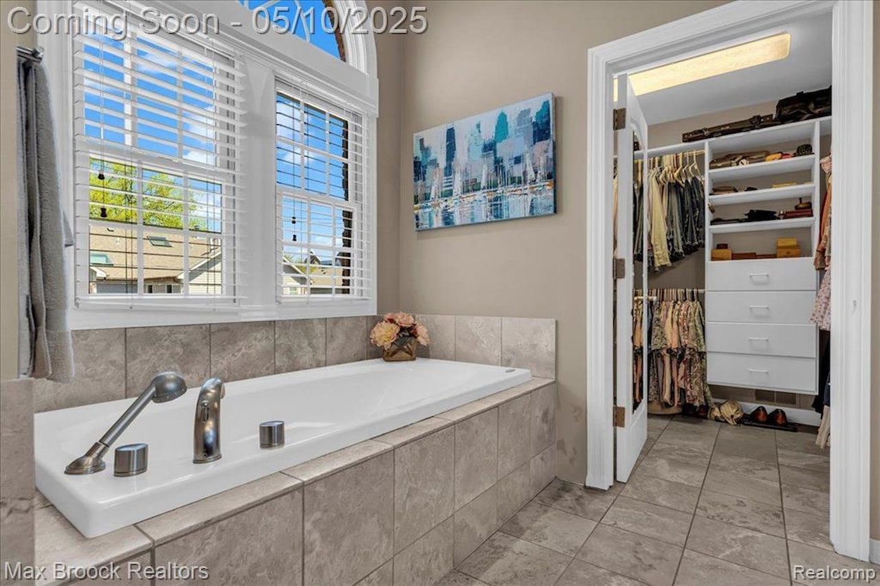 570 Townsend St in Birmingham, MI Photo 18
